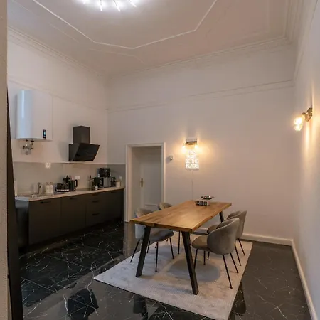 Nofa - Altbau Am Kudamm Διαμέρισμα *