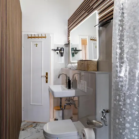 Nofa - Altbau Am Kudamm Διαμέρισμα