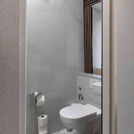 Nofa - Altbau Am Kudamm Apartmán